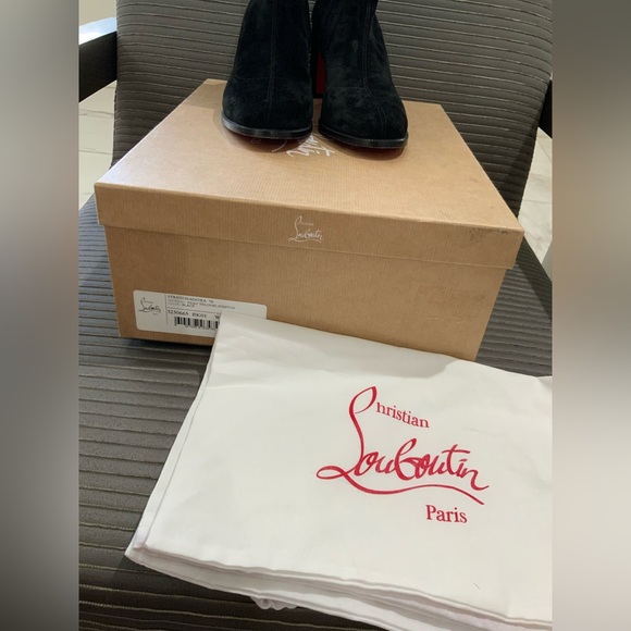 Christian Louboutin Size 39.5
Adoxa Stretch Suede Red-Sole Botties 70 - Picture 2 of 16